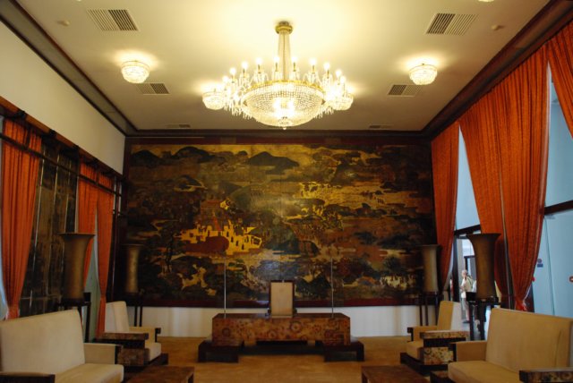 palacereceptionroom.jpg