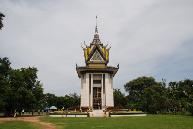 monumentatchoeungek.jpg