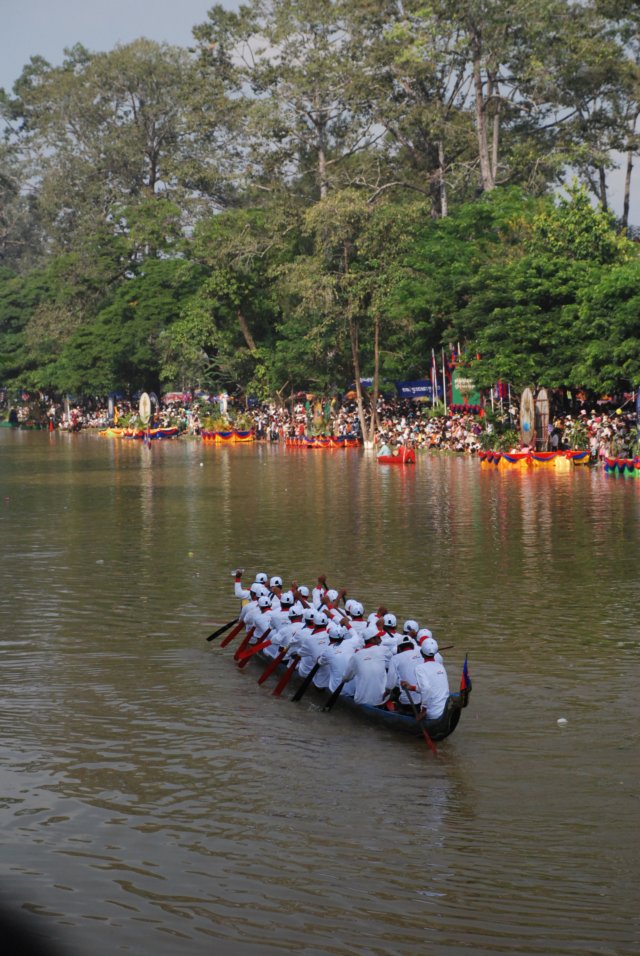 dragonboatteam.jpg