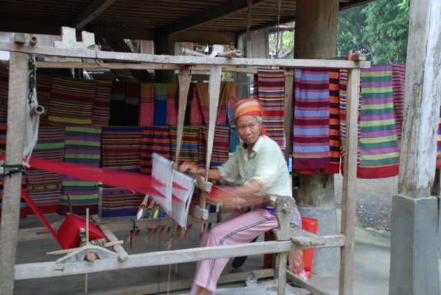localscarfmaker.jpg