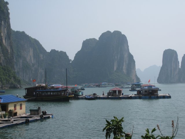 floatingvillageinhalongbay.jpg