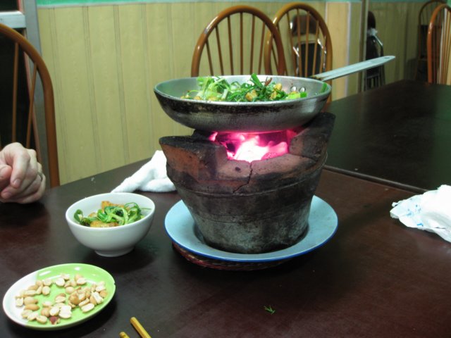 chacalavongrestauranthanoi.jpg