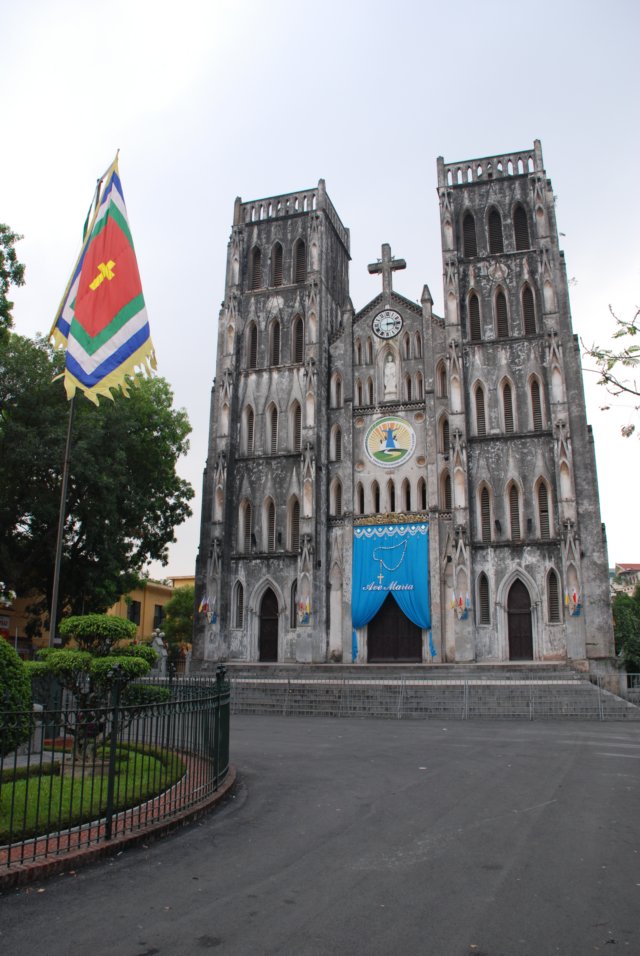 stjosephscathedralhanoi.jpg