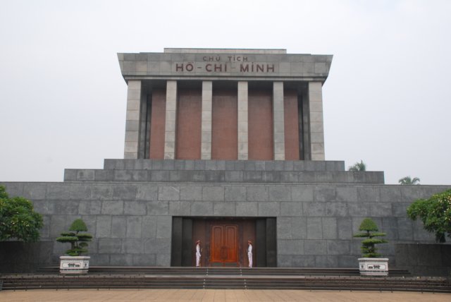 hochiminhtomb.jpg