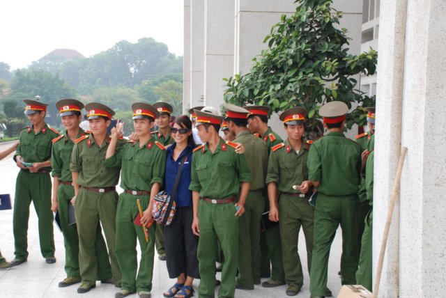 tiggyposeswiththesoldierswhiletheystopforicecream.jpg